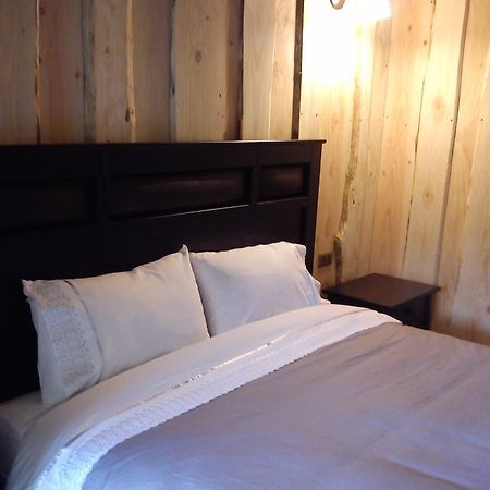Hostal Los Alamos Neltume Kamer foto