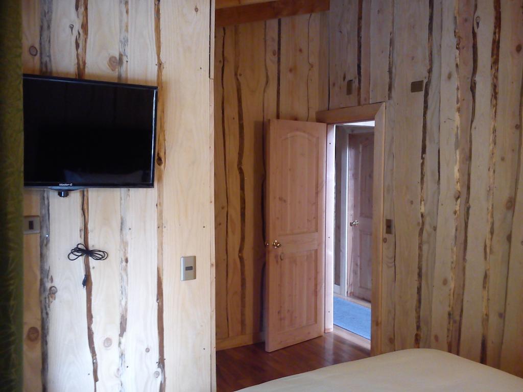 Hostal Los Alamos Neltume Kamer foto